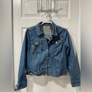 Liz Claiborne denim jean jacket, women’s size L, good condition.